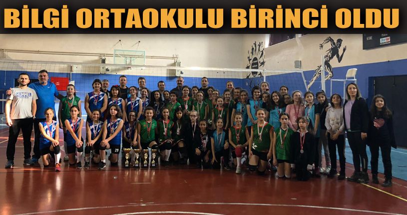 Küçük Kızlar Voleybolda Şampiyon Bilgi Ortaokulu