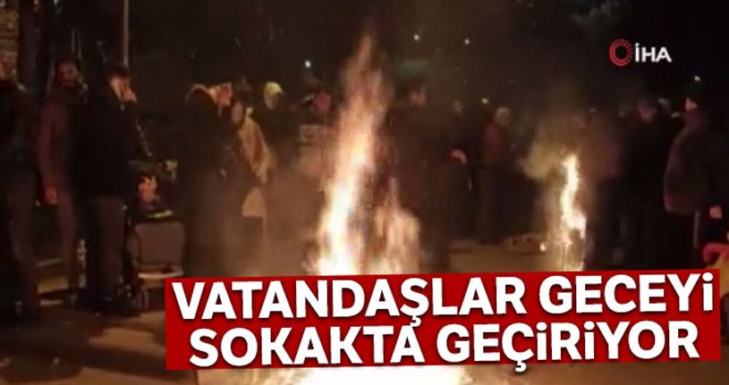 Depremin merkez üssünde vatandaşlar geceyi sokakta geçiriyor