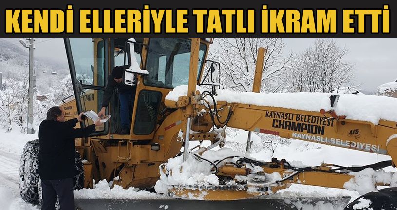 Başkan Birol Şahin çalışanları unutmadı tatlı ikram etti