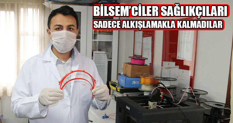 BİLSEM Öğretmenleri Evlerinden Sağlıkçılar İçin Siper Maske Yapıyor