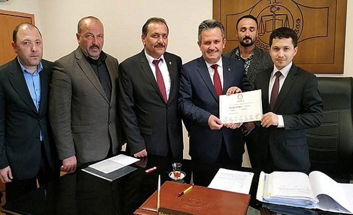 Mustafa Koloğlu Mazbatasını Aldı