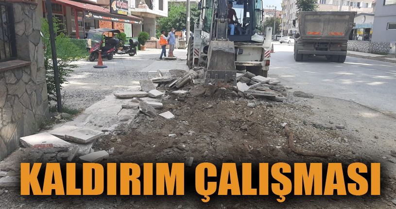 Gazhane Caddesi’nde kaldırım tamiri devam ediyor