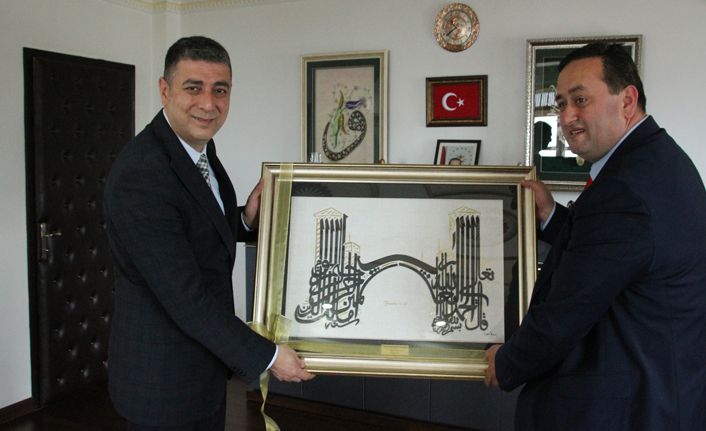 Başkan Yanmaz Kaymakam Öztürk’ü ziyaret etti