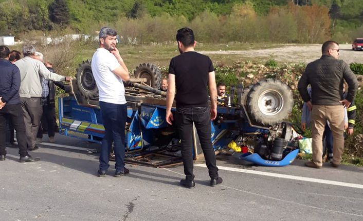 Akçakoca'da pat pat devrildi: 3 yaralı