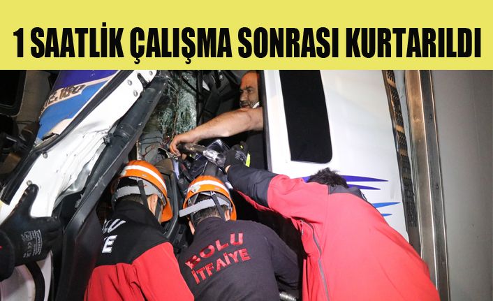 TEM Otoyolunda 2 kamyon çarpıştı: 1 yaralı