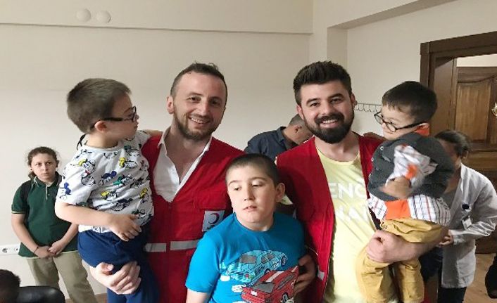 Kızılay'dan Bir Umut'a ziyaret