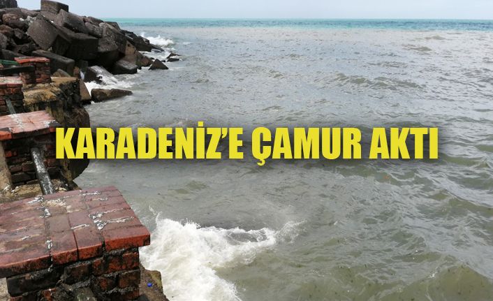 Karadeniz'in rengi değişti