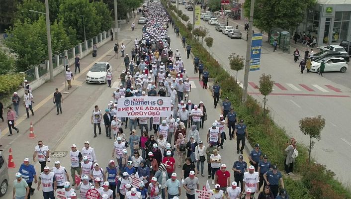 Hak-İş’in Bolu’dan Ankara’ya ‘Emek ve Adalet’ yürüyüşü başladı
