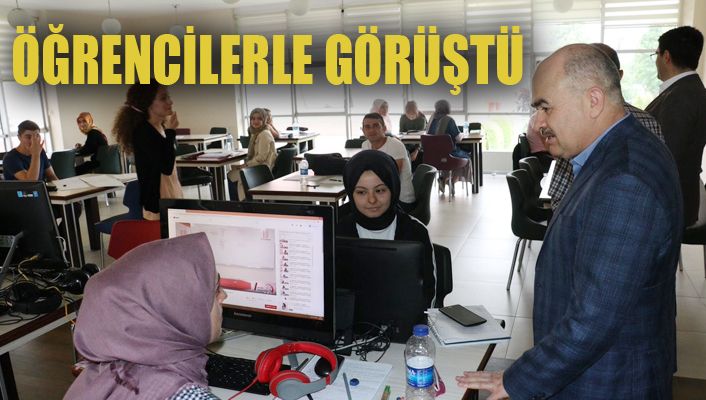 Kütüphanede hafta sonu incelemesi