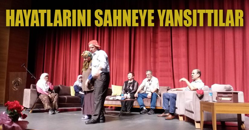 Huzurevi sakinlerinin halk oyunları ve tiyatro gösterisi coşturdu