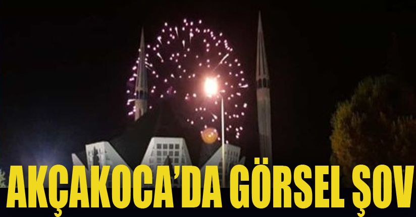 Havai Fişek gösterisi nefes kesti