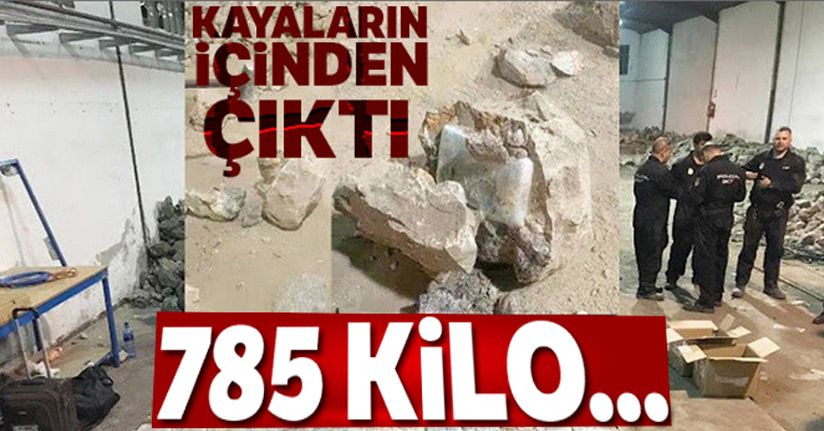 Kayaların içinden yüzlerce kilo kokain çıktı