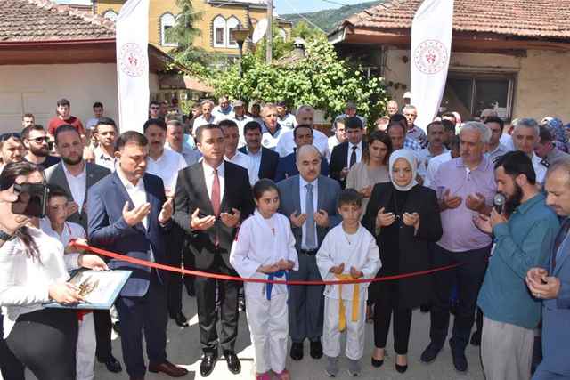 Çilimli gençlik Merkezi Açıldı
