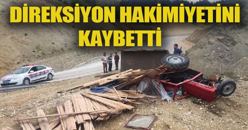 Kontrolden çıkan kereste yüklü traktör devrildi: 1 yaralı