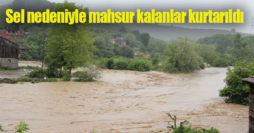 Düzce'nin Cumayeri ilçesinde yağış devam ederken dereler taştı