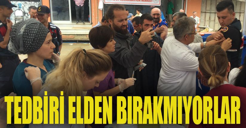 Düzce’de sel bölgesinde çalışanlara tetanoz aşısı yapılıyor