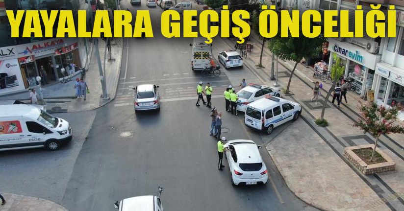 Polis yaya önceliğini dronle kontrol ediyor