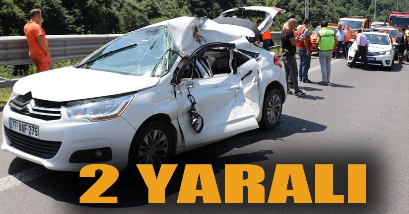 TEM Otoyolu’nda otomobille tır çarpıştı: 2 yaralı