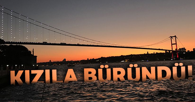İstanbul'da akşam saatlerinde gökyüzü kızıla büründü