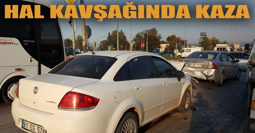 Hal Kavşağında Kaza