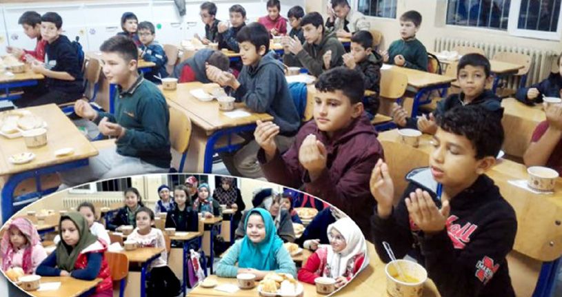 Sabah namazında buluştular