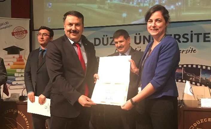 Öğrencilere profesyonel yaşamda başarılı olmayı anlattı