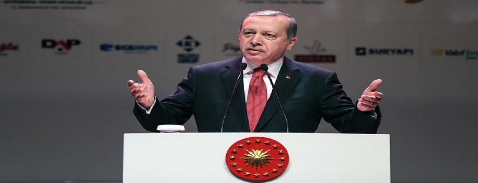 Erdoğan müjdeyi verdi, imzayı kürsüde attı