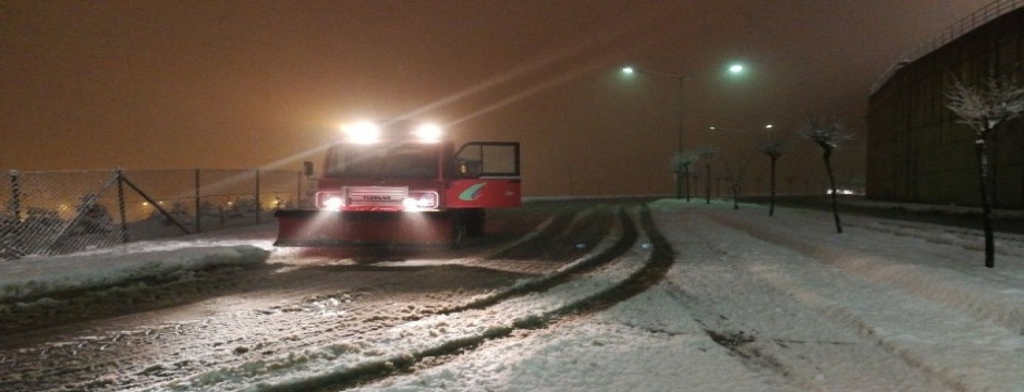 Düzce Belediyesi hafta sonu etkili olan karla mücadeleyi başarıyla yürütüldü