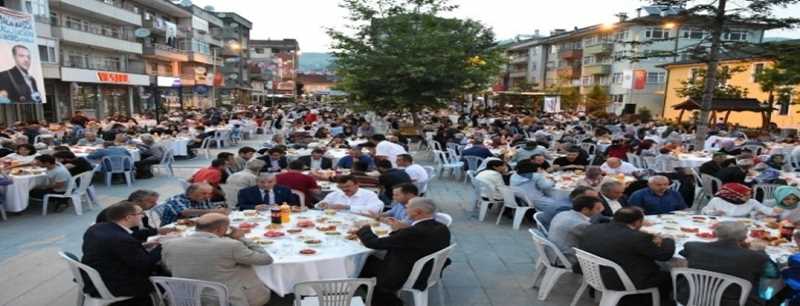 Yığılca Belediyesi iftarına rekor katılım