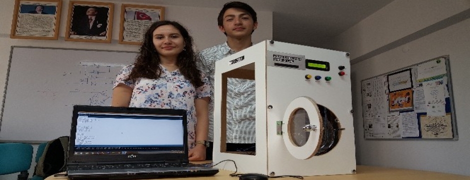 Lise öğrencileri kodlama eğitiminde çamaşır makinesi programı yazdı