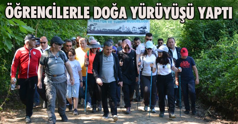 Vali Cevdet Atay Öğrencilerle ve Vatandaşlarla Doğa Yürüyüşünde Buluştu