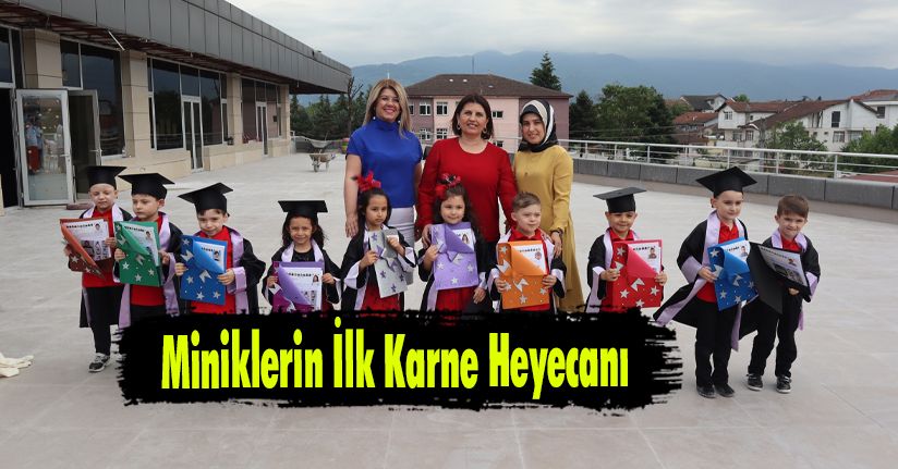 Miniklerin İlk Karne Heyecanı
