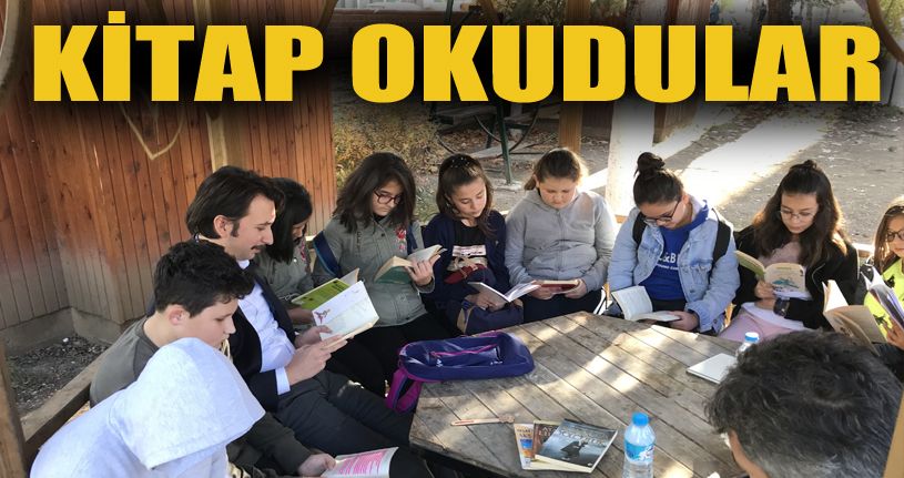 Kaymakam Çetin öğrencilerle birlikte kitap okudu