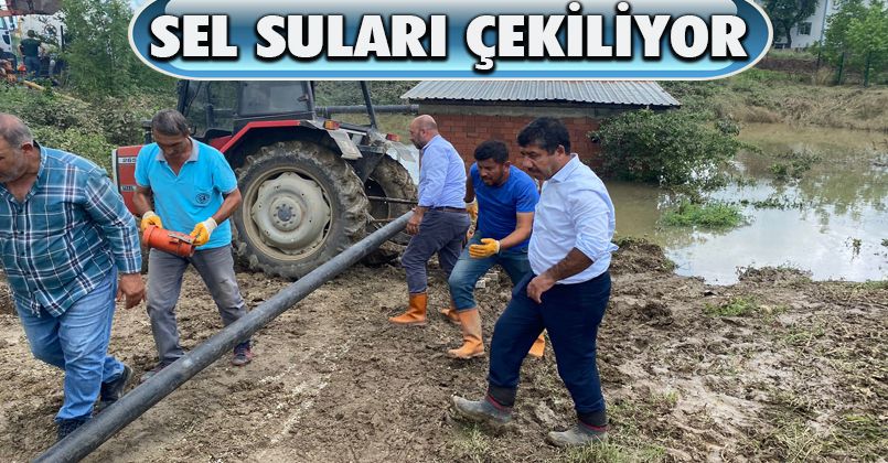 Sel Suları Çekiliyor