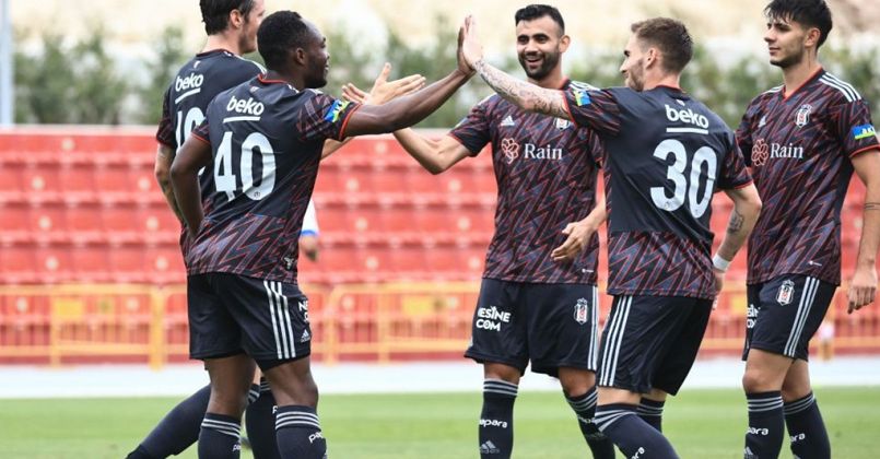 Beşiktaş: 1 - Deportivo Alaves: 2