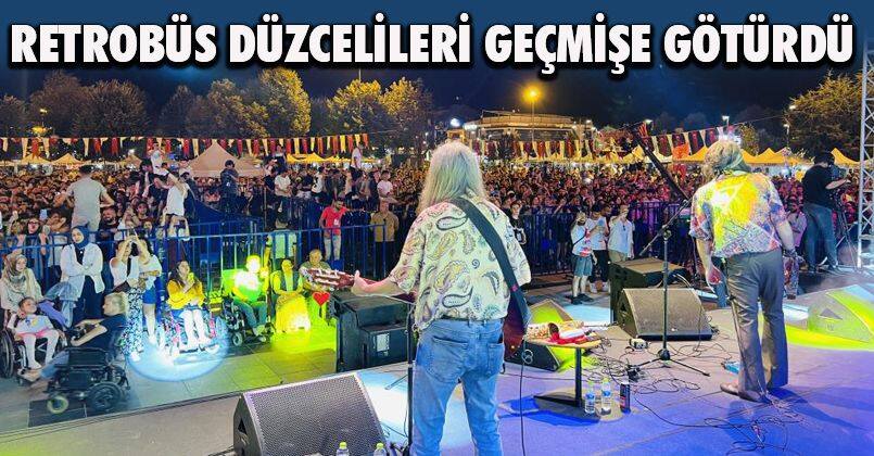 Retrobüs Düzcelileri geçmişe götürdü
