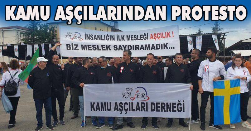 Kamu kurumlarında çalışan aşçılar festivale siyah önlükle katıldı
