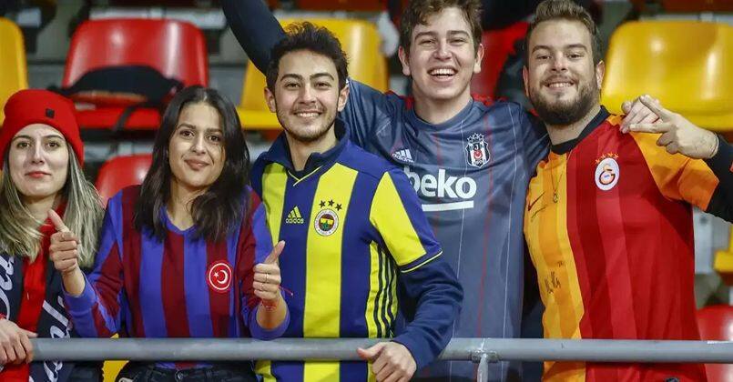 Türkiye'de taraftarların yüzde 65'i kendisini fanatik olarak görüyor