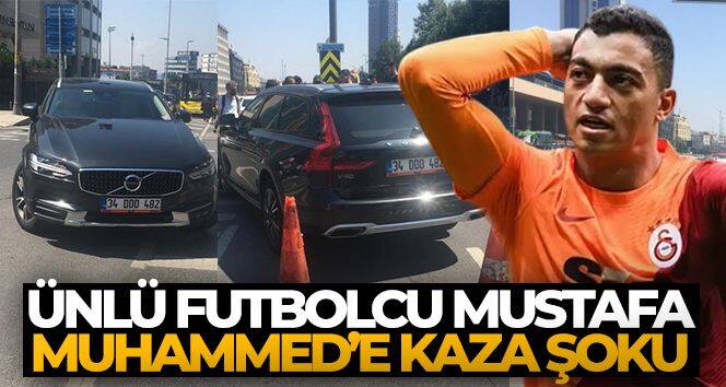 Ünlü futbolcu Mustafa Muhammed'e kaza şoku: Arkadaşı 2 milyonluk cipiyle adama çarptı