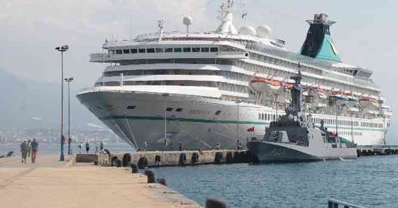 835 yolculu kruvaziyer Alanya limanına yanaştı