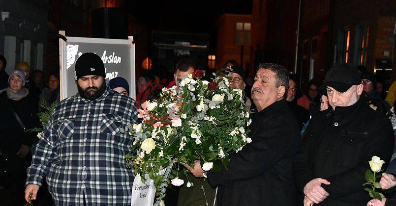 Almanya'da Mölln katliamının 30. yıl dönümünde anma töreni