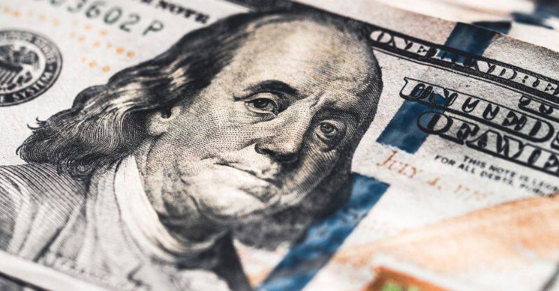 Yıl sonu dolar tahmini geriledi