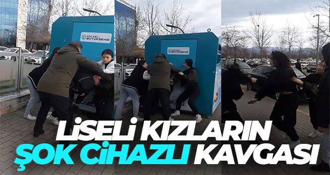 Liseli kızların, şok cihazlı kavgası