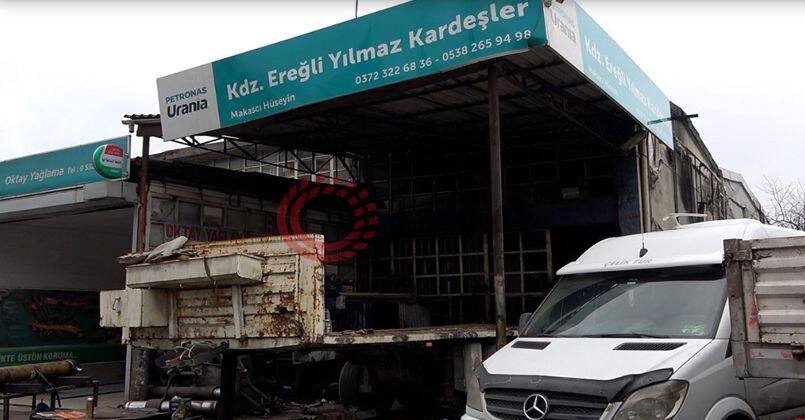 Kriko kırıldı, minibüs ile dorsenin arasında sıkıştı