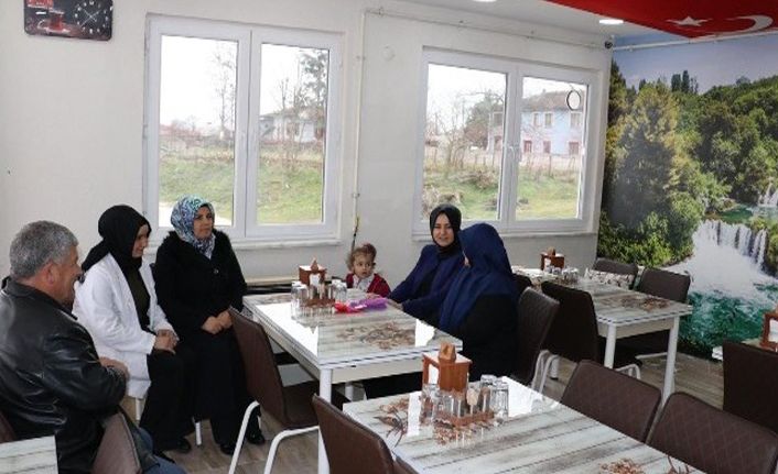 Vali'nin eşi Nurgül Dağlı Şehit ailesini ziyaret etti