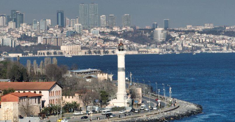 Ahırkapı Feneri yenilenen yüzüne kavuştu