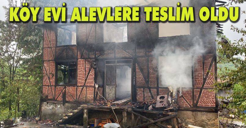 Köy evi alevlere teslim oldu: 2 yaralı