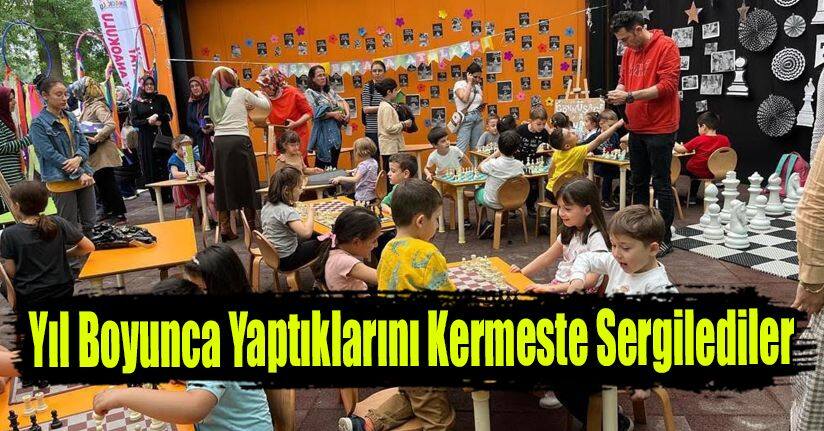 Yıl Boyunca Yaptıklarını Kermeste Sergilediler