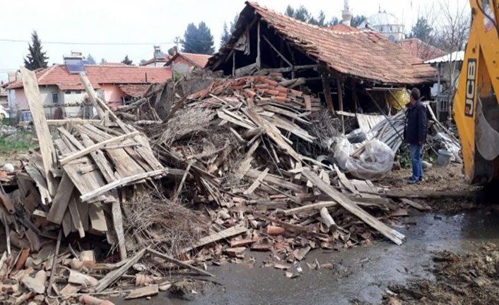 Denizli Valiliği: Depremde 30 ev yıkıldı
