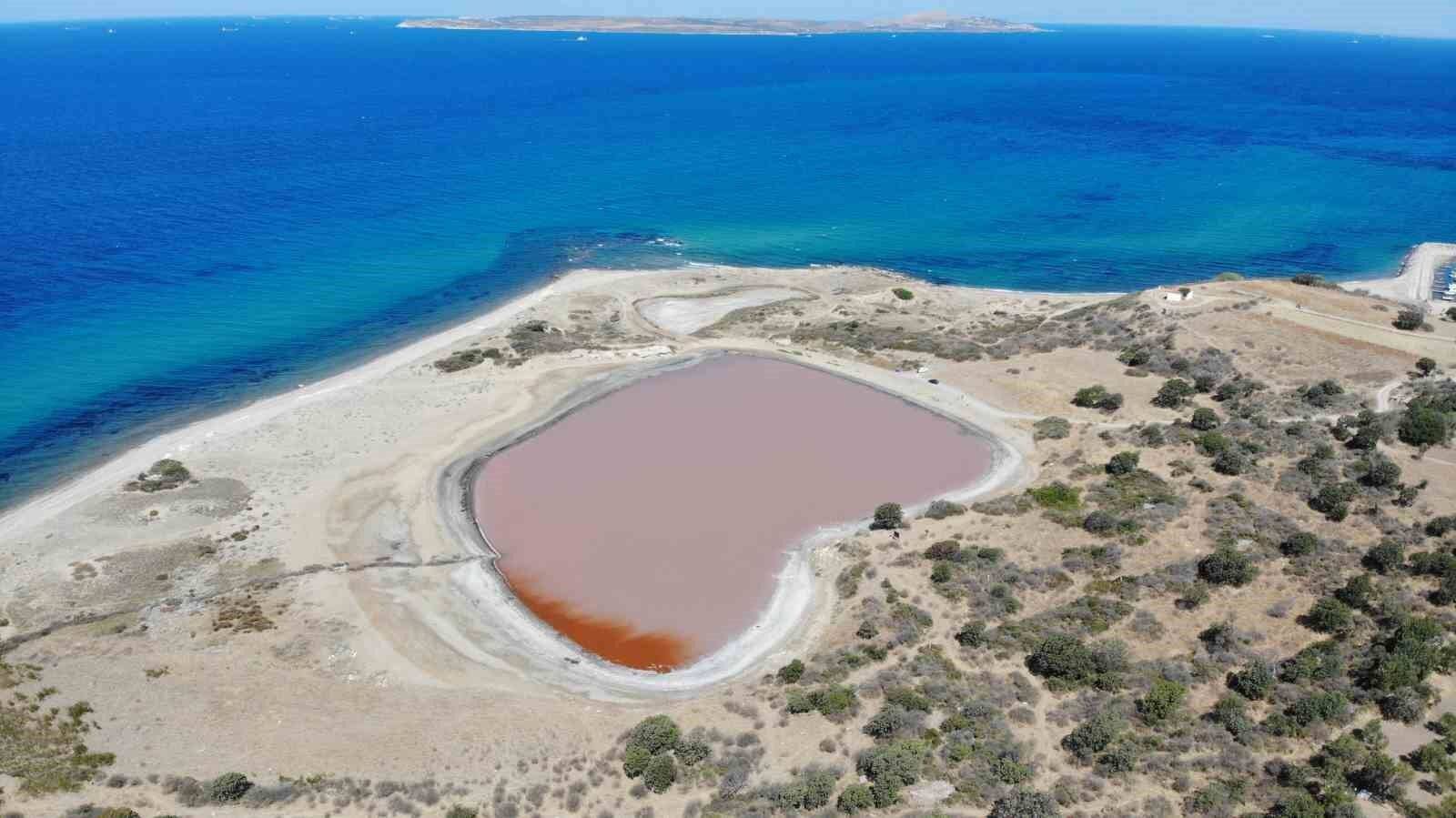 Çanakkale’de 2 bin yıllık antik liman, kalpli pembe göle dönüştü